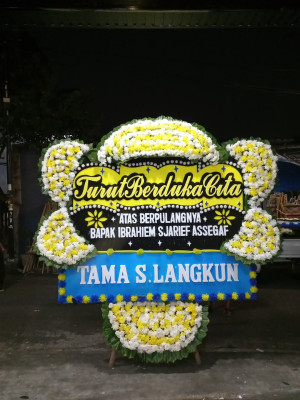 Papan Bunga Duka di Karang Berombak