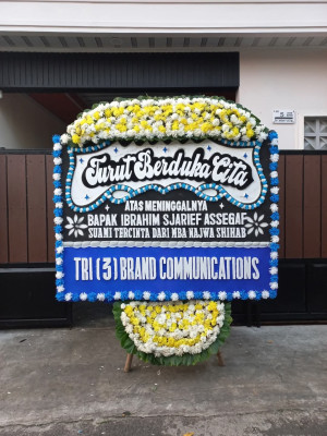 Papan Bunga Duka di Karang Berombak